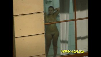 girl window in exhibitionist Mama me obliga atener sexo con mi papa