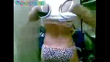 saree village girl in desi Asian teen girl flashing body in public clip 17