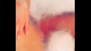 bath video nude haniska Sin ropa interior crg